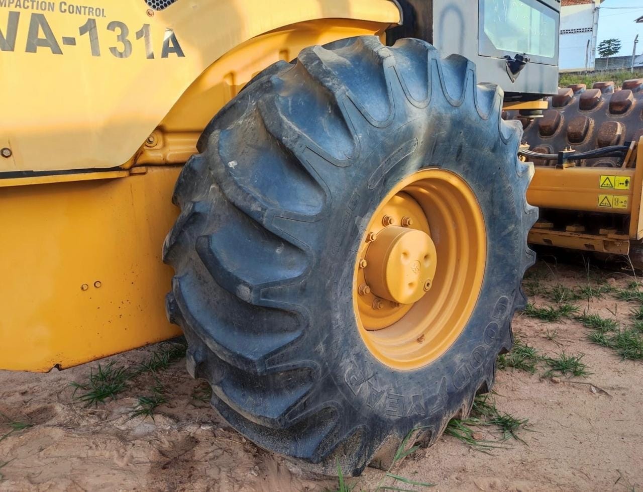 Rolo compactador Caterpillar CP54B 2014 - Imagem 7