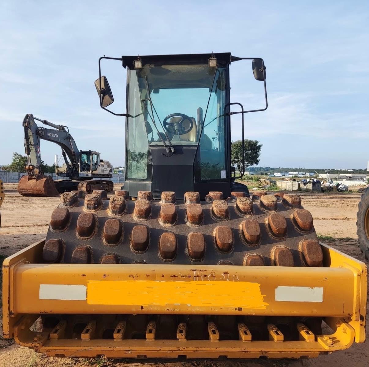 Rolo compactador Caterpillar CP54B 2014 - Imagem 8
