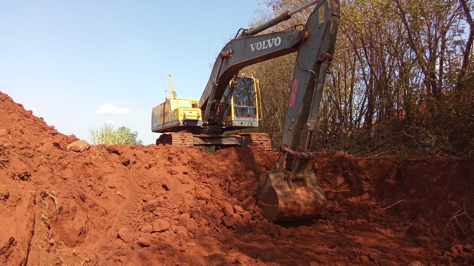 Escavadeira Volvo EC210B 2008 - Imagem 4