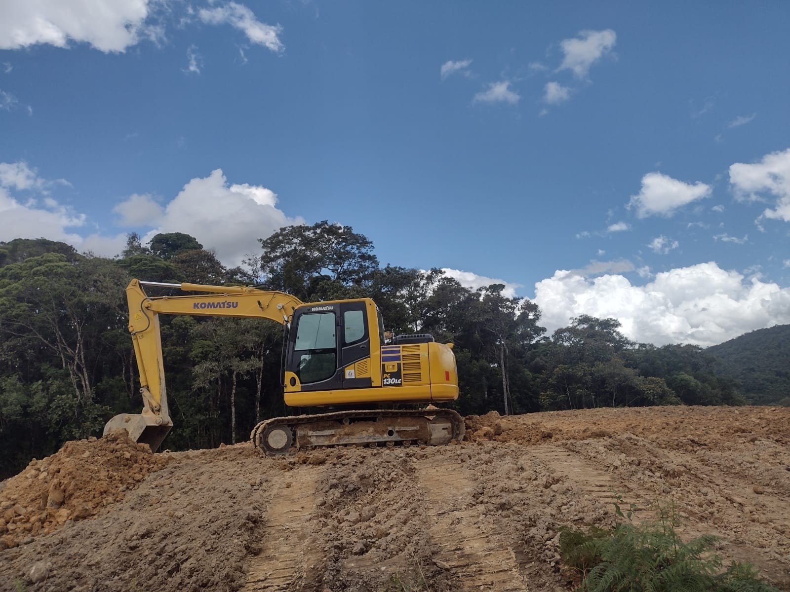 Escavadeira Komatsu PC130 2023 - Imagem 4