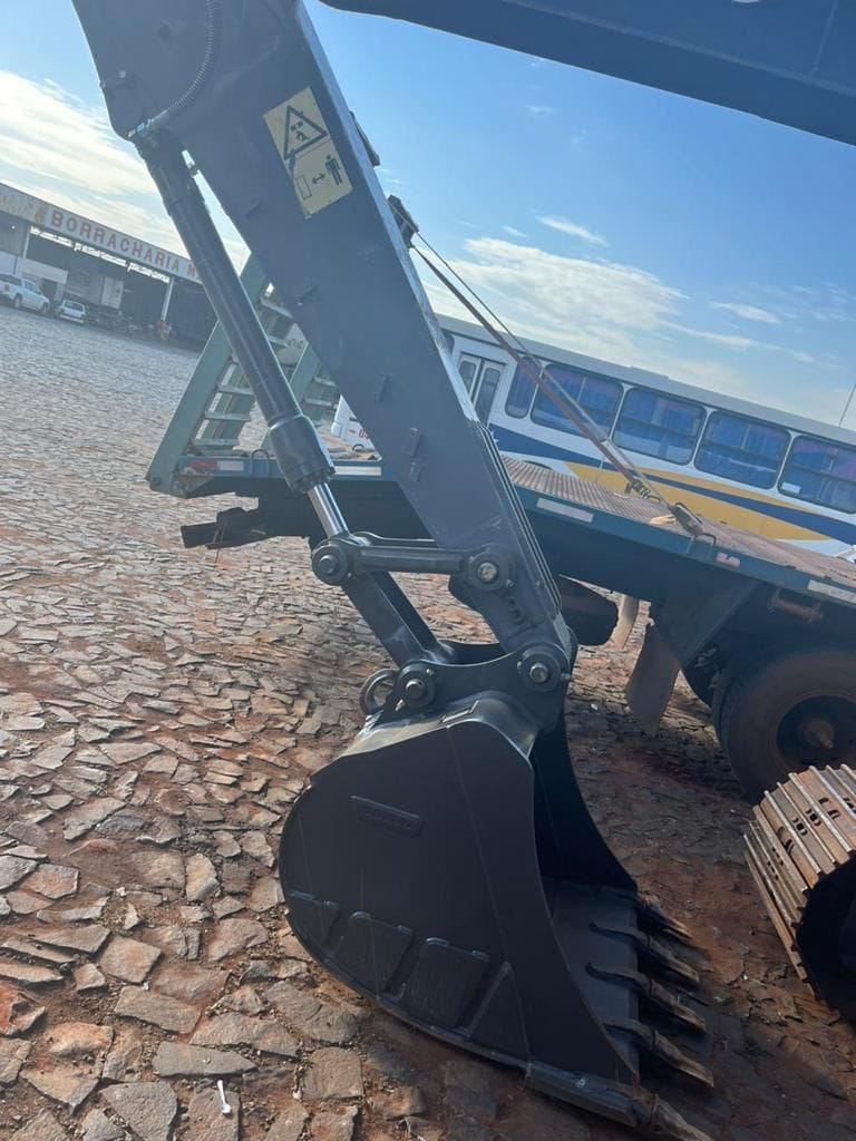 Escavadeira Volvo EC140DL 2020 - Imagem 1