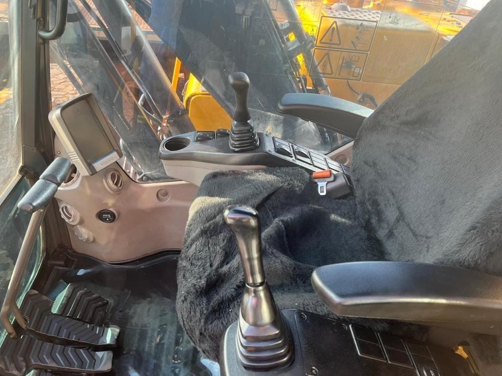 Escavadeira Volvo EC140DL 2020 - Imagem 2