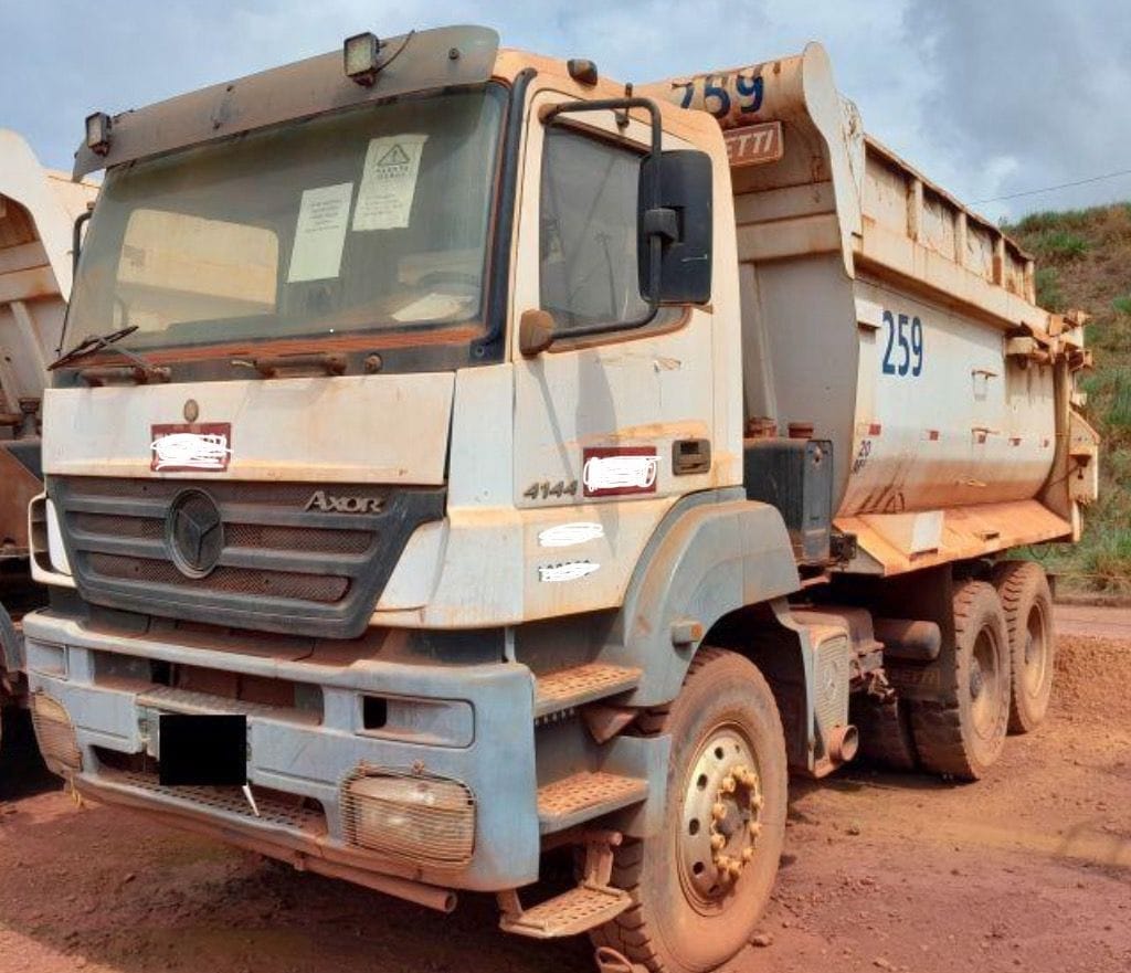 Caminhão Mercedes Benz 4144 6x4 2008 - Imagem 1