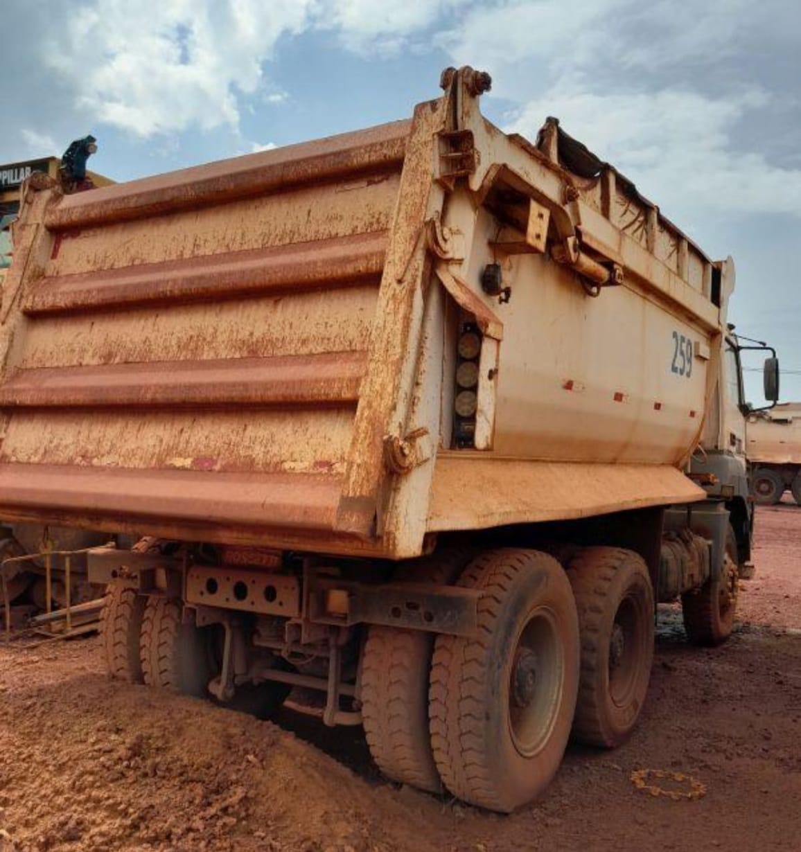 Caminhão Mercedes Benz 4144 6x4 2008 - Imagem 2