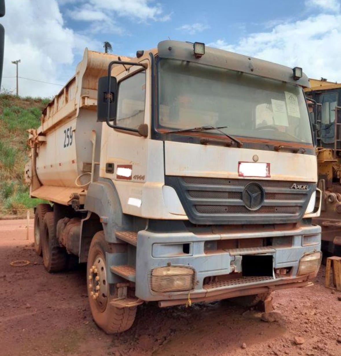 Caminhão Mercedes Benz 4144 6x4 2008 - Imagem 4