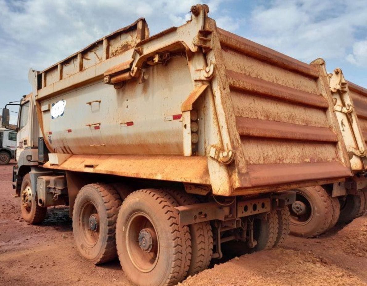 Caminhão Mercedes Benz 4144 6x4 2008 - Imagem 5