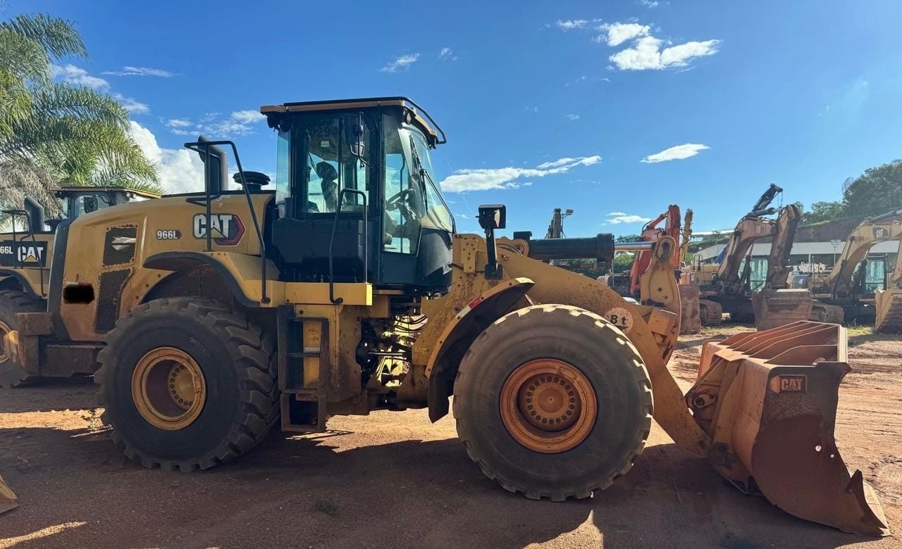 Pá Carregadeira Caterpillar  966L 2020 - Imagem 1