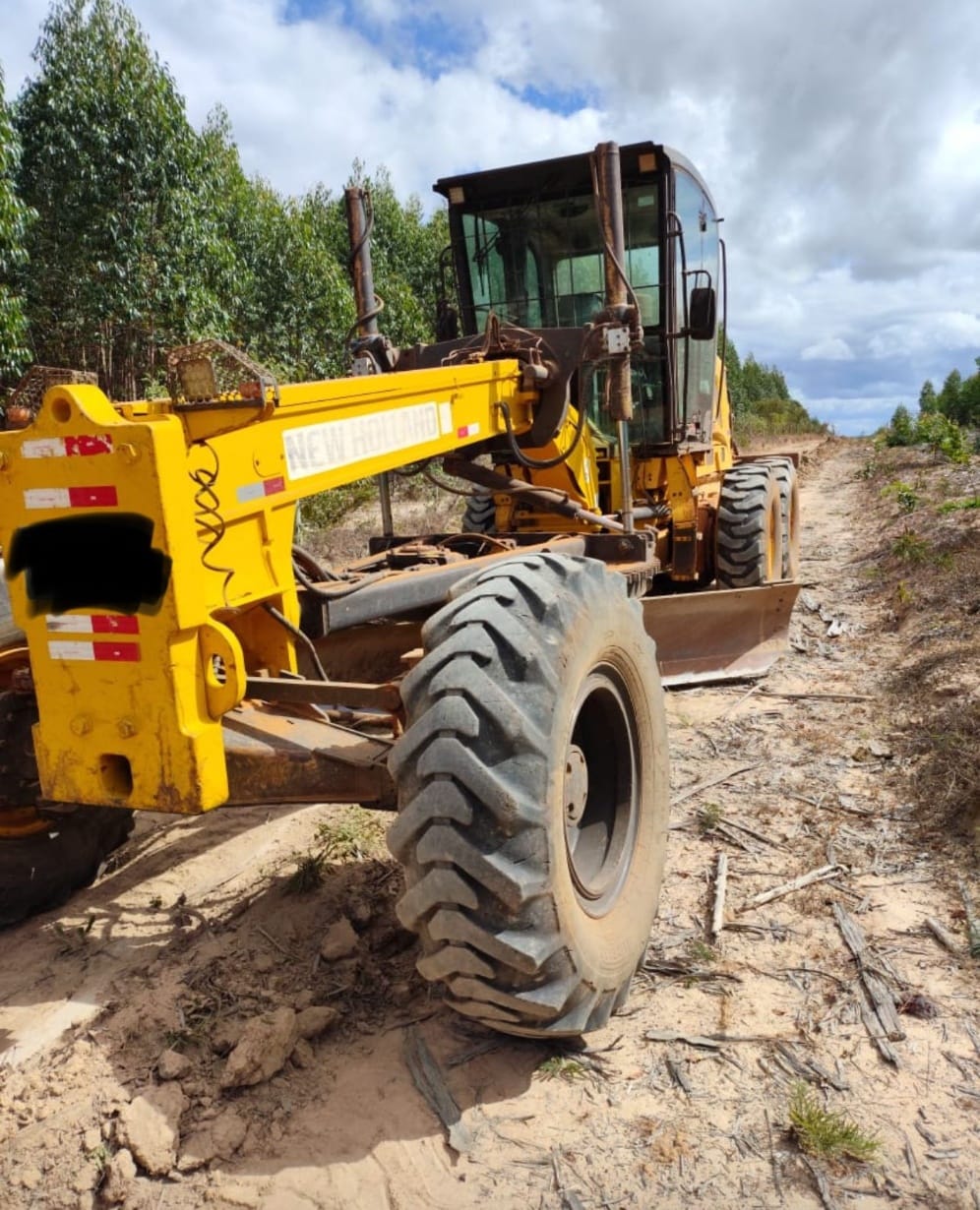 Motoniveladora New Holland RG 140B 2013 - Imagem 2