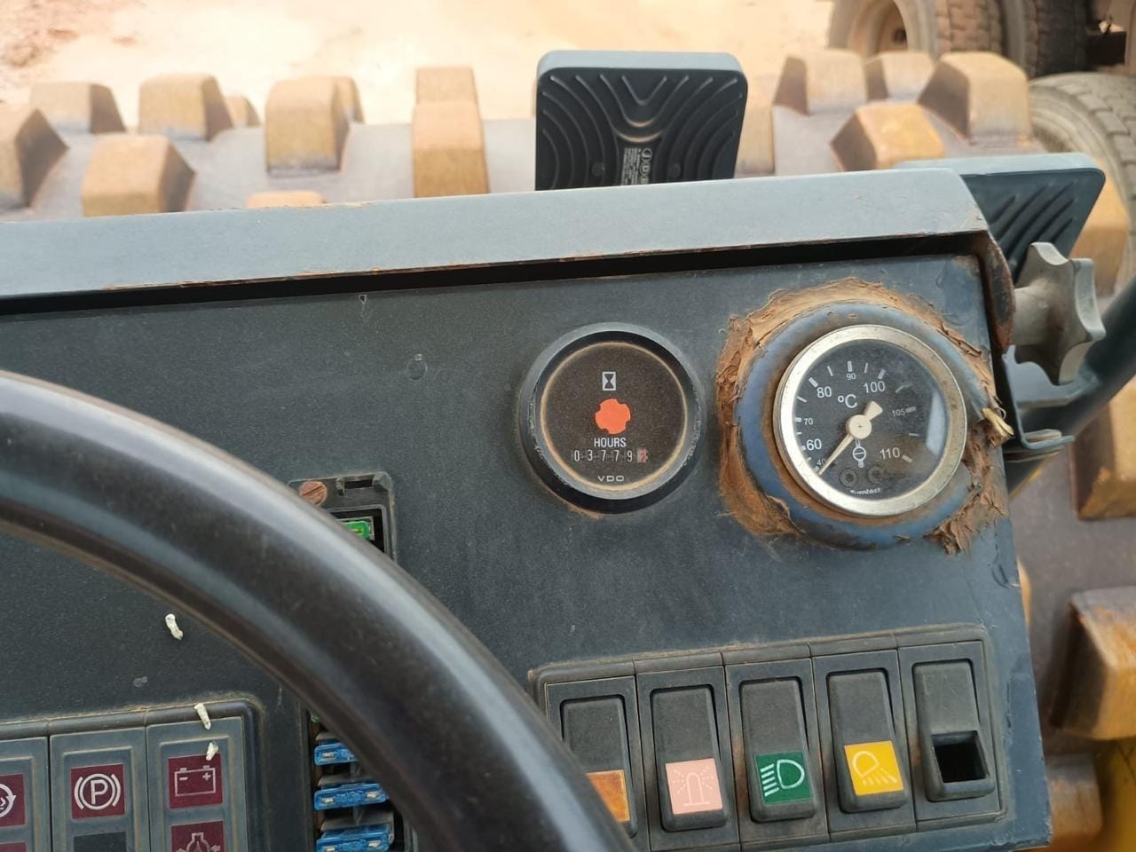 Rolo compactador Ammann ASC100 2012 - Imagem 4
