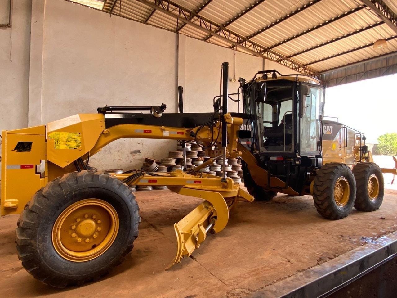 Motoniveladora Caterpillar 140M 2008 - Imagem 1