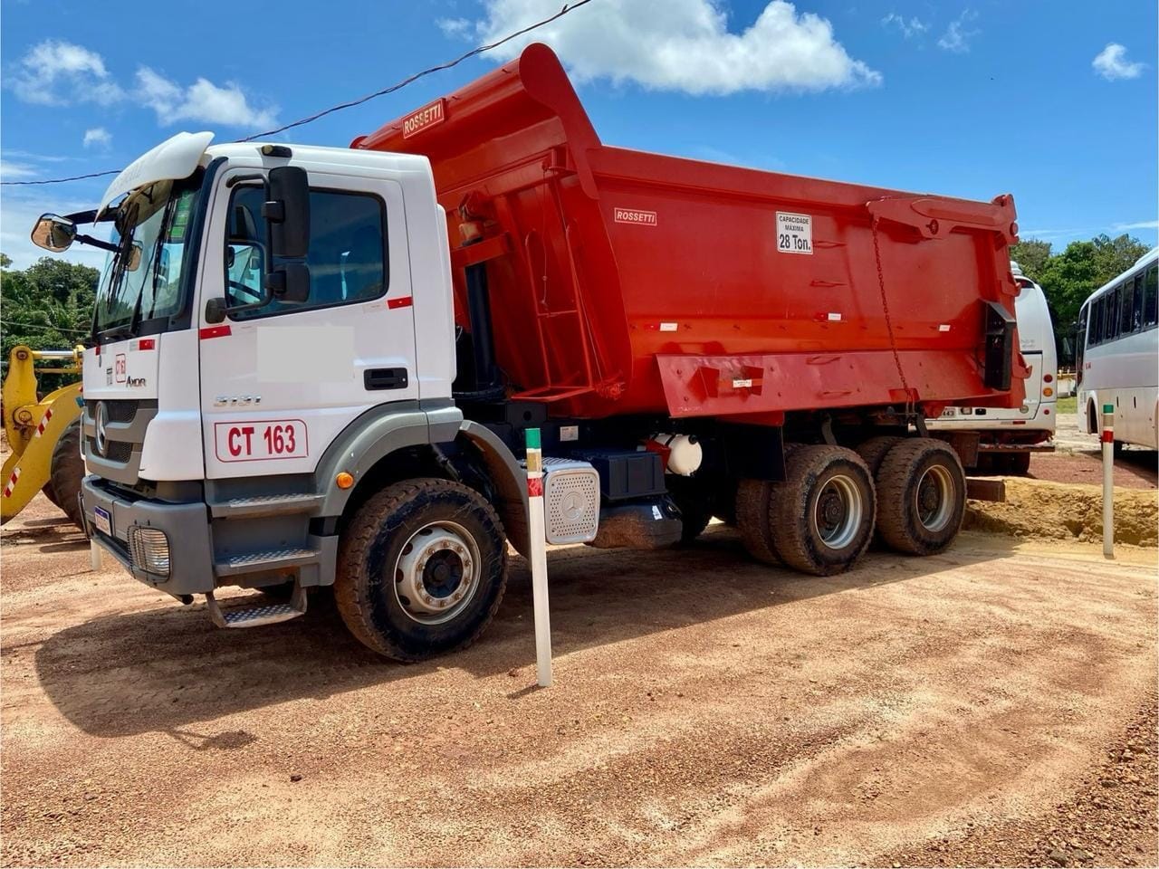 Caminhão Mercedes Benz AXOR 3131 6X4 2020 - Imagem 1