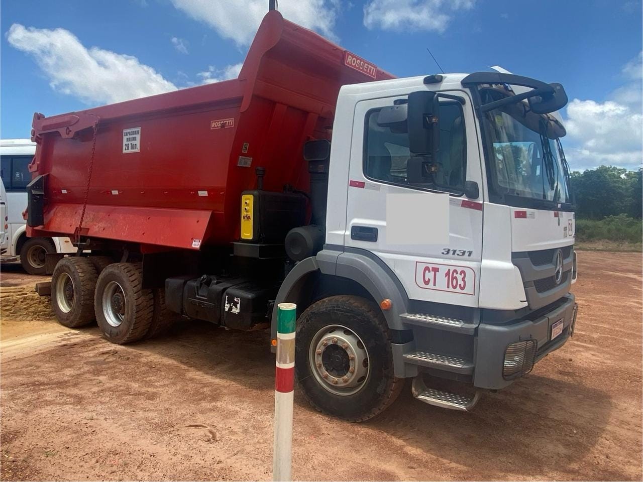 Caminhão Mercedes Benz AXOR 3131 6X4 2020 - Imagem 2