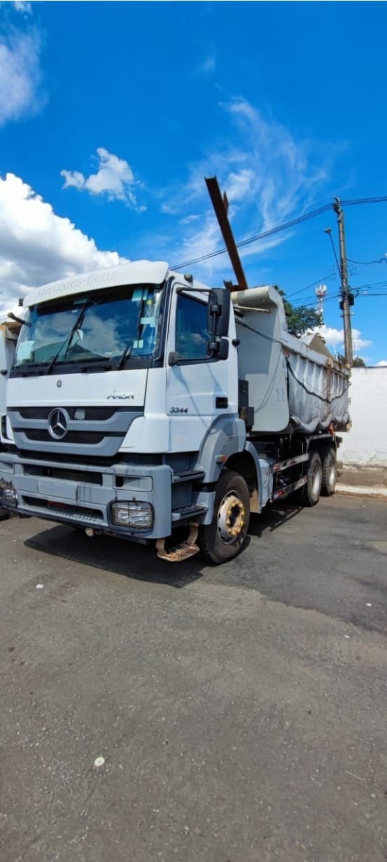 Caminhão Mercedes Benz AXOR 3131 6X4 2020 - Imagem 1