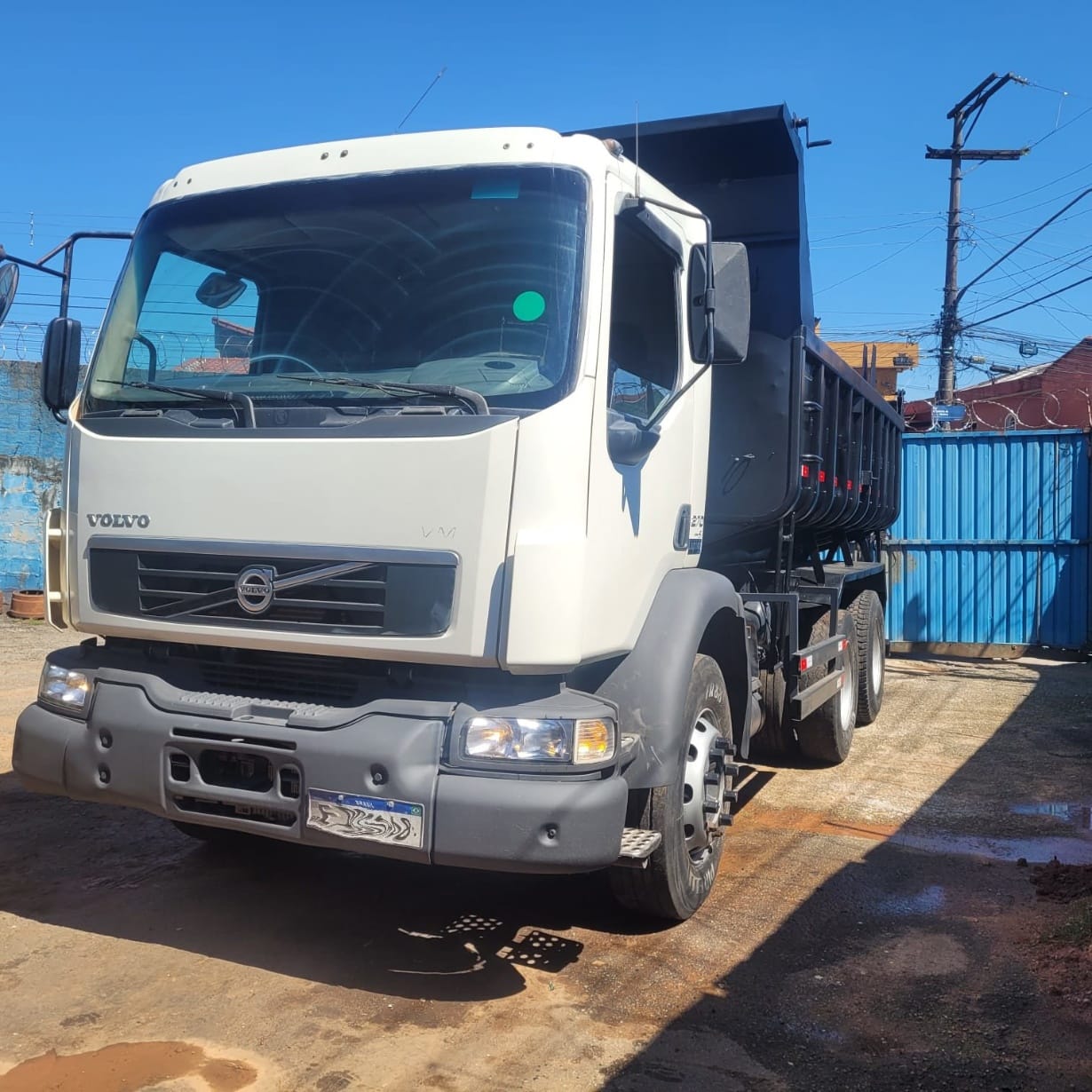Caminhão Volvo VM 270 2013 - Imagem 3