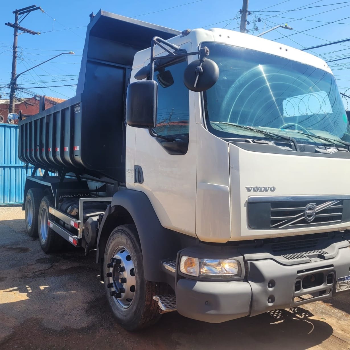 Caminhão Volvo VM 270 2013 - Imagem 5