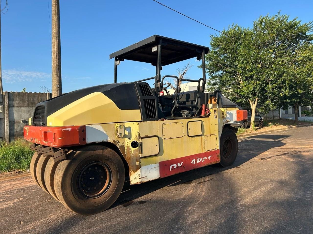 Rolo compactador Dynapac CP224 2013 - Imagem 1