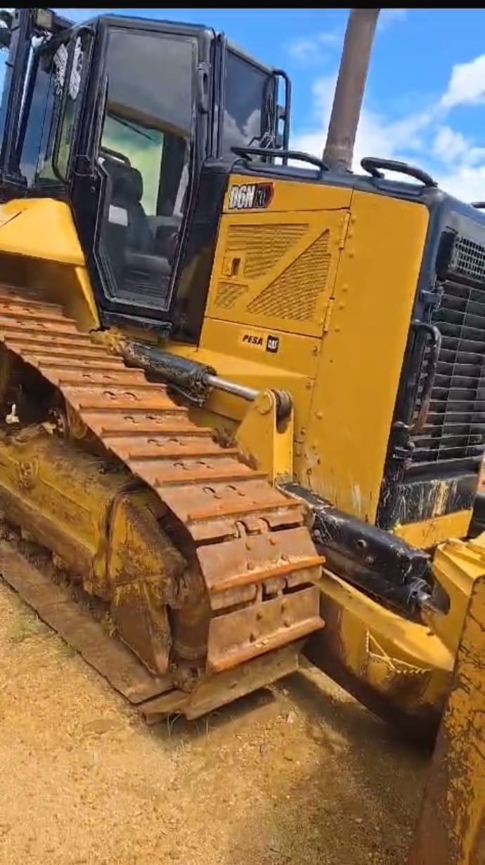 Trator de esteira Caterpillar D6N 2012 - Imagem 3