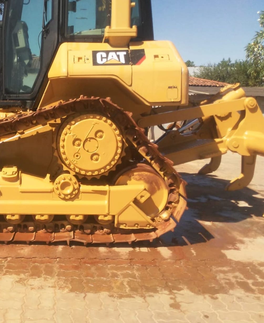 Trator de esteira Caterpillar D6N 2012 - Imagem 1