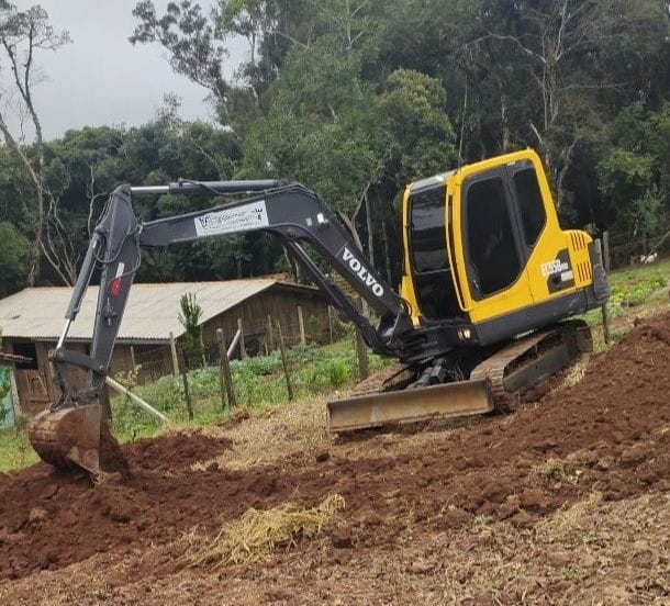 Mini Escavadeira Volvo EC55 2015 - Imagem 1