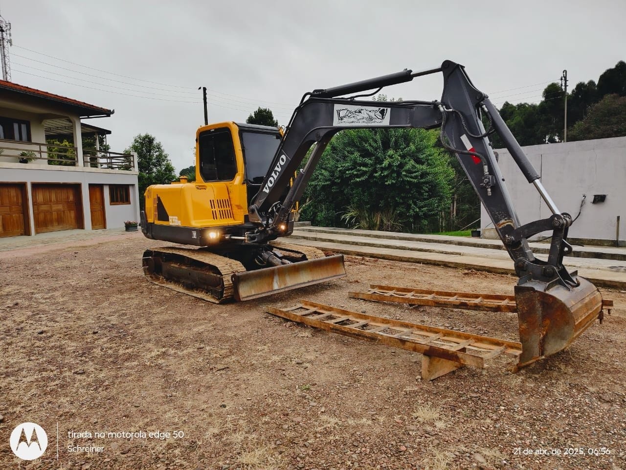 Mini Escavadeira Volvo EC55 2015 - Imagem 2
