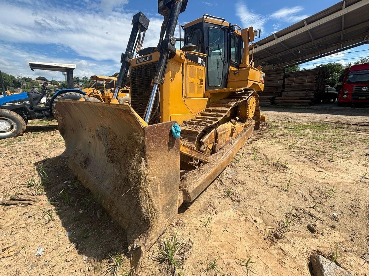 Trator de esteira Caterpillar D6T 2008 - Imagem 2