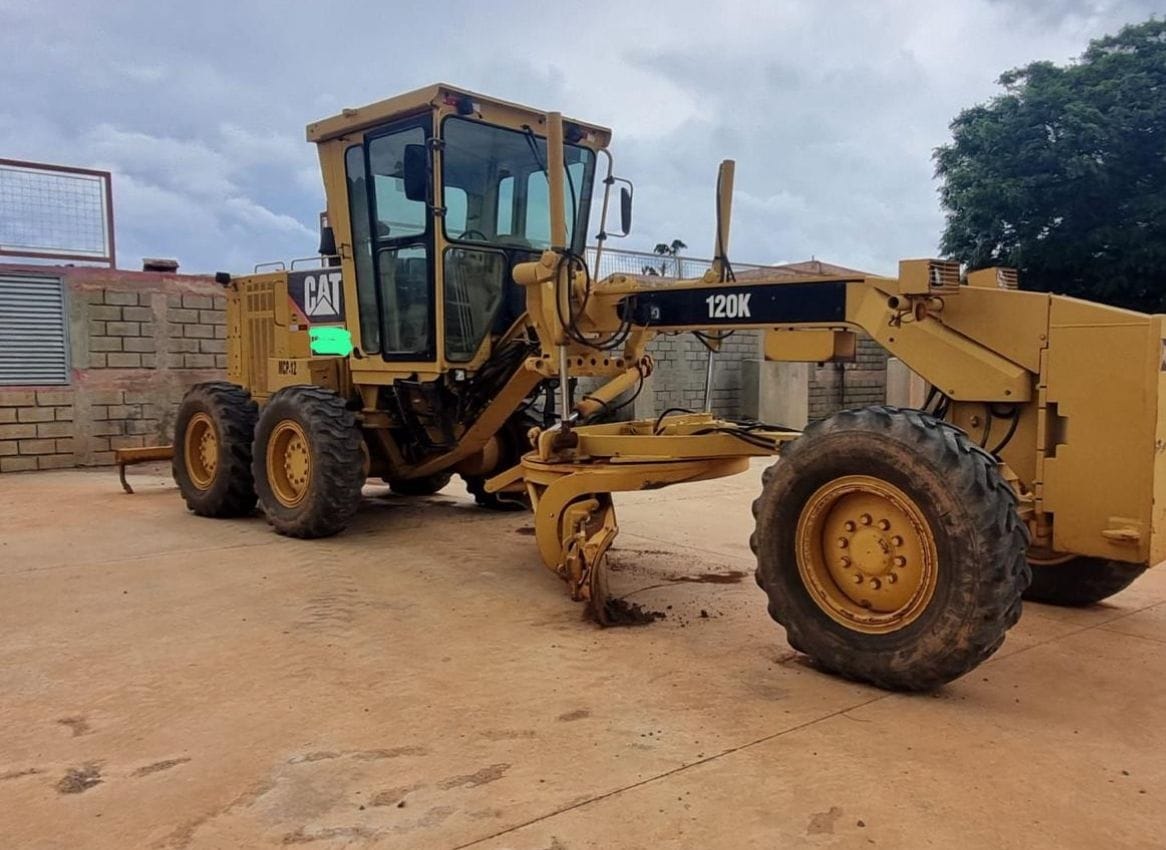 Motoniveladora Caterpillar 120K 2010 - Imagem 1