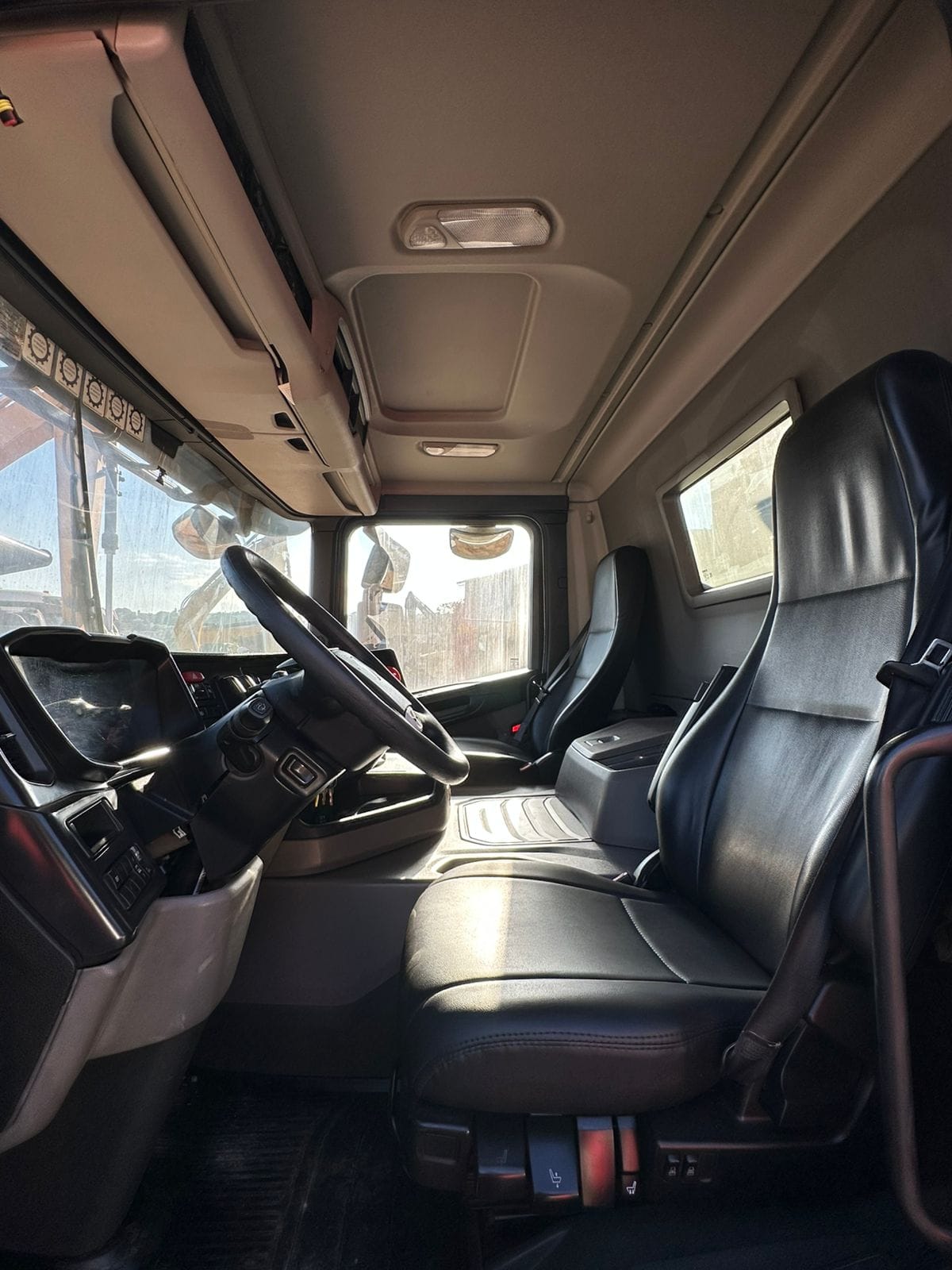 Caminhão Scania G500 8x4 2019 - Imagem 6