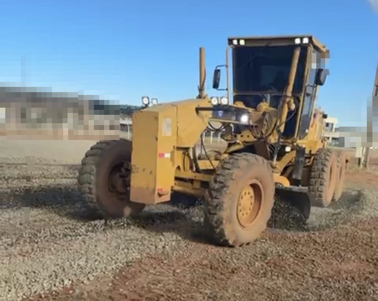 Motoniveladora Caterpillar 120H 2005 - Imagem 2