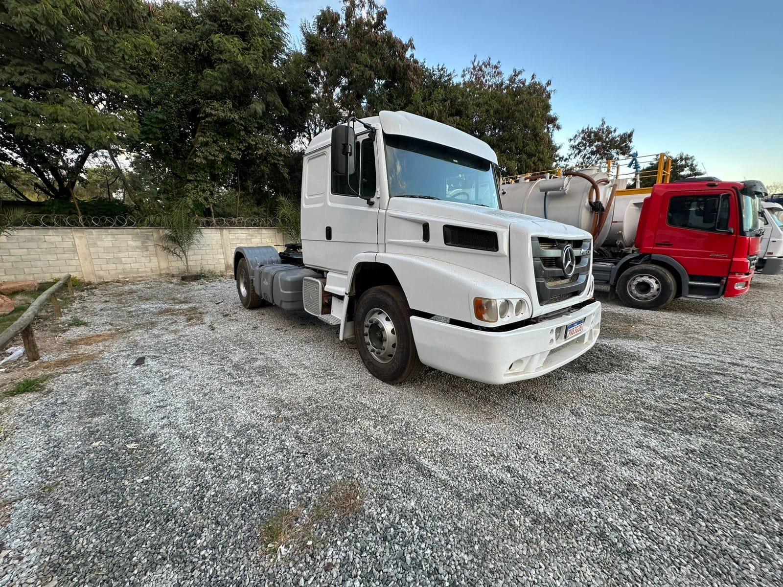 Caminhão Mercedes Benz Atron 1635 2014 - Imagem 2