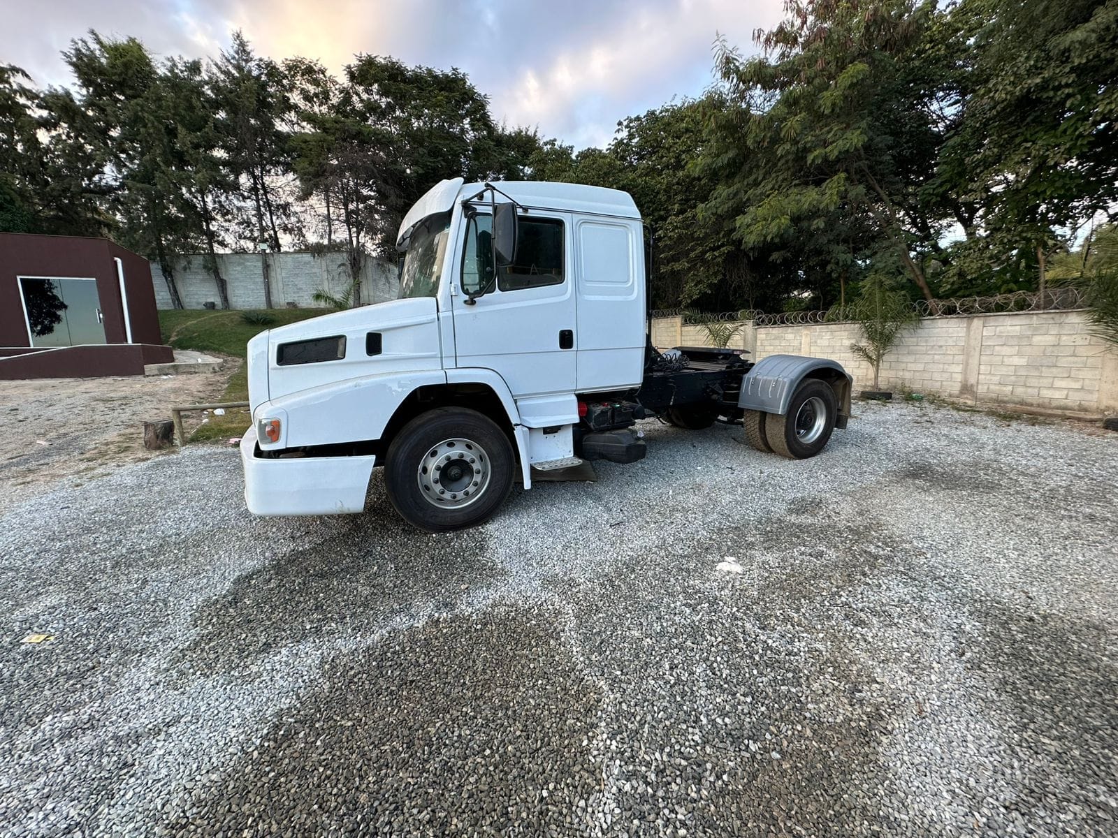 Caminhão Mercedes Benz Atron 1635 2014 - Imagem 4
