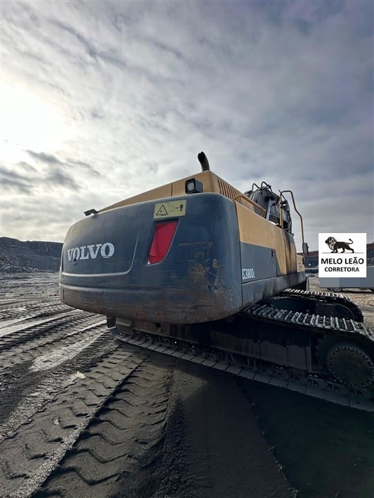 Escavadeira Volvo EC380DL 2015 - Imagem 2