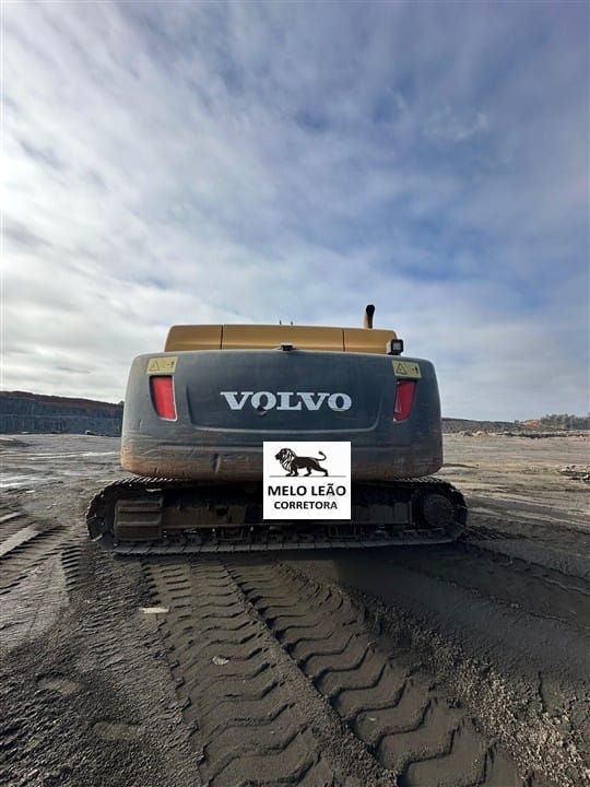 Escavadeira Volvo EC380DL 2015 - Imagem 5
