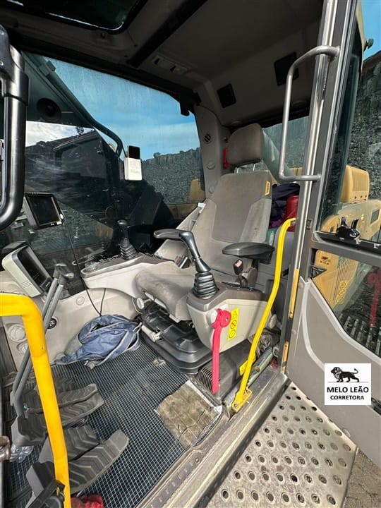 Escavadeira Volvo EC380DL 2015 - Imagem 6