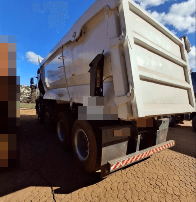 Caminhão Volvo FMX 500 8X4 2019 - Imagem 2