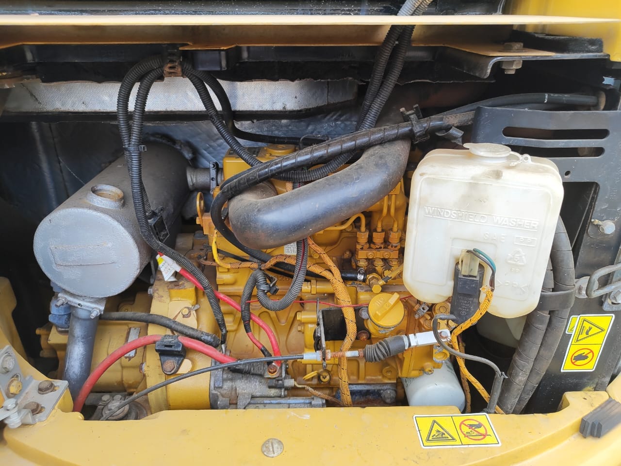 Mini Escavadeira Caterpillar 303.5E CR 2013 - Imagem 3