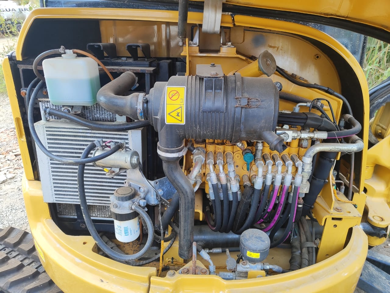 Mini Escavadeira Caterpillar 303.5E CR 2013 - Imagem 4