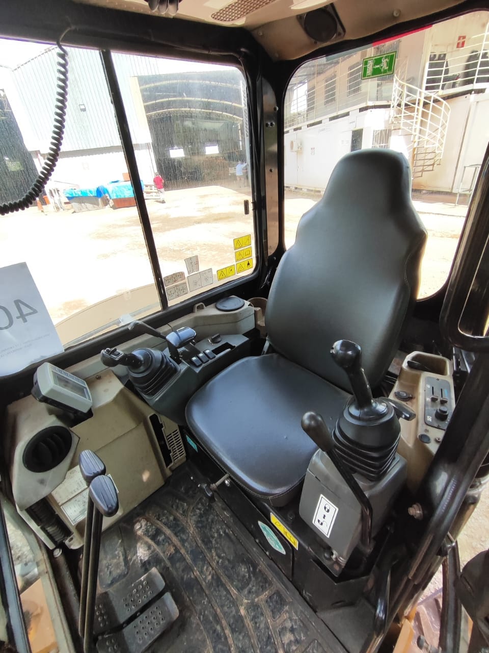 Mini Escavadeira Caterpillar 303.5E CR 2013 - Imagem 12
