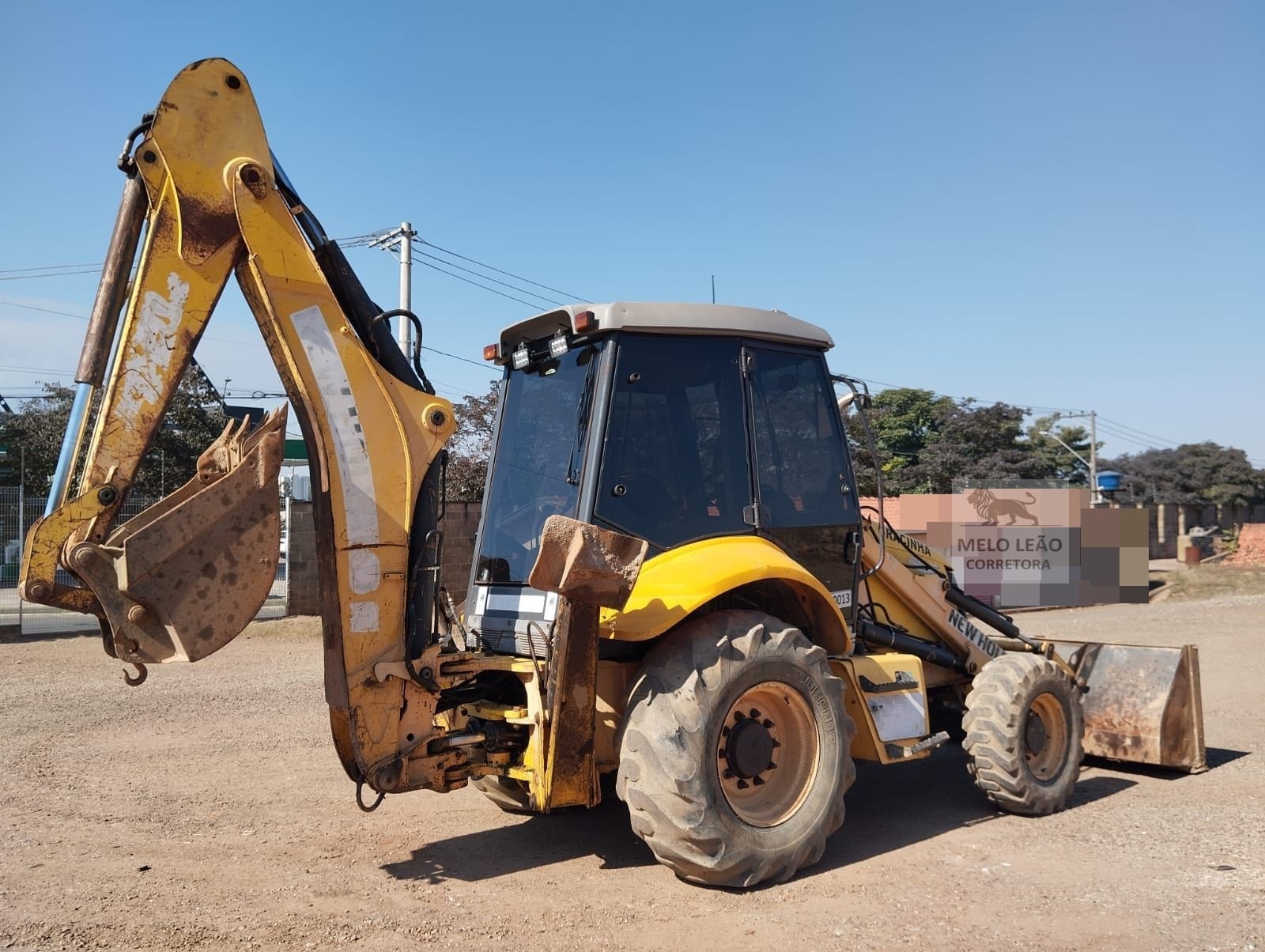 Retroescavadeira New Holland B95B 2013 - Imagem 2