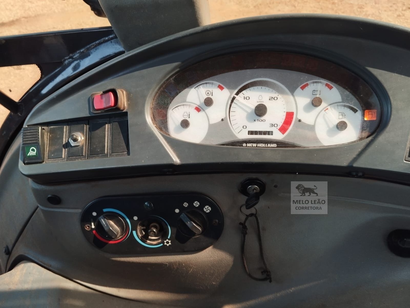 Retroescavadeira New Holland B95B 2013 - Imagem 6