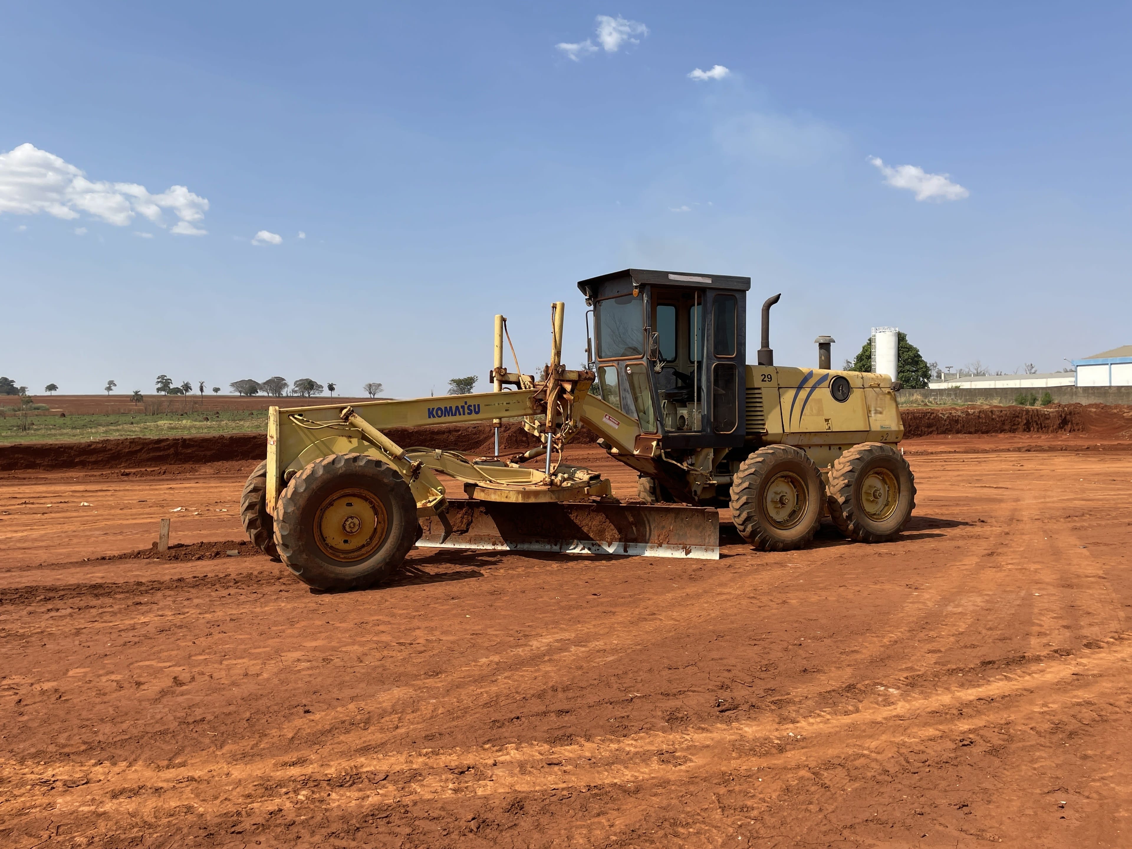 Motoniveladora Komatsu GD523A 1993 - Imagem 1