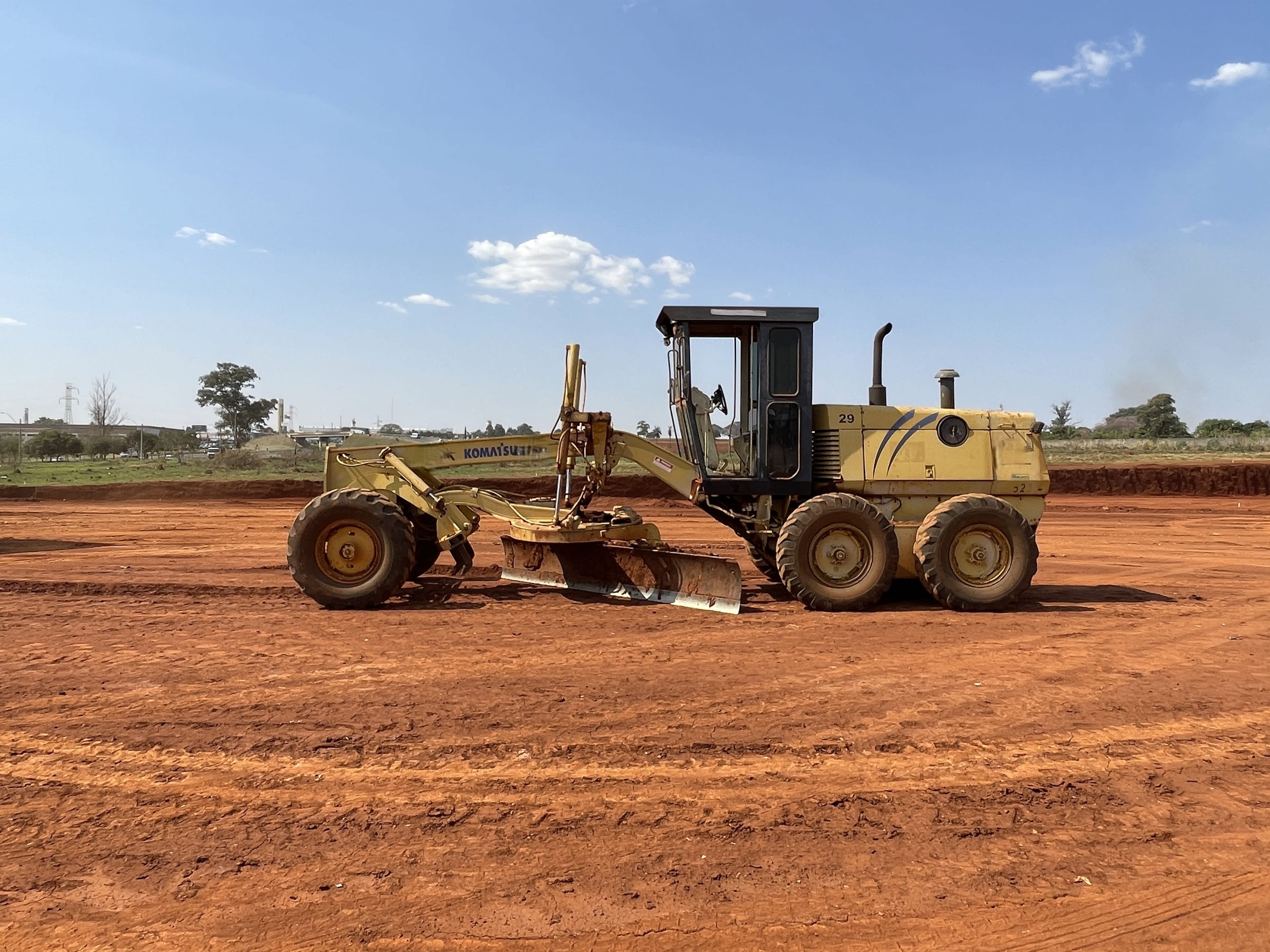 Motoniveladora Komatsu GD523A 1993 - Imagem 2