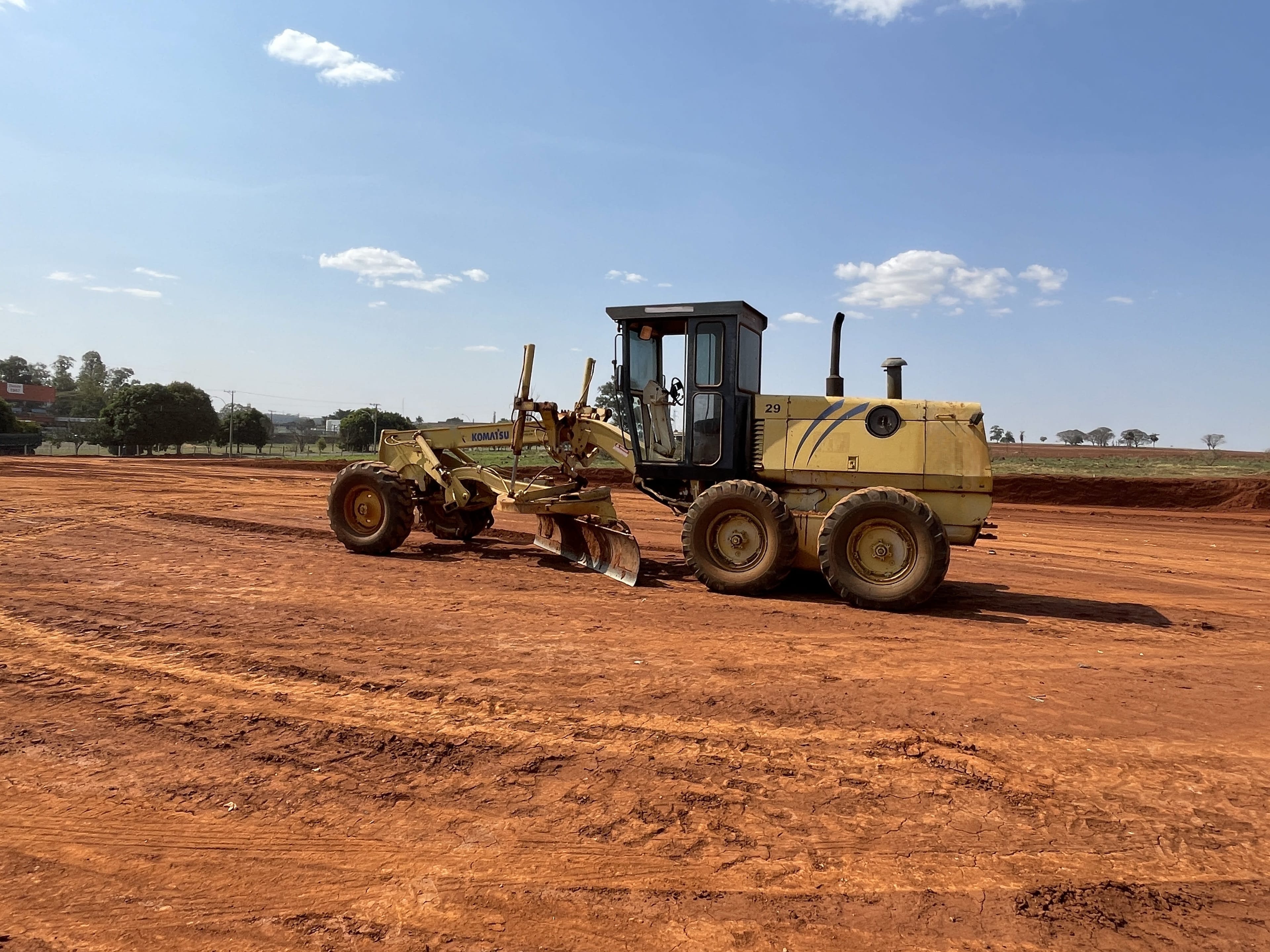 Motoniveladora Komatsu GD523A 1993 - Imagem 3