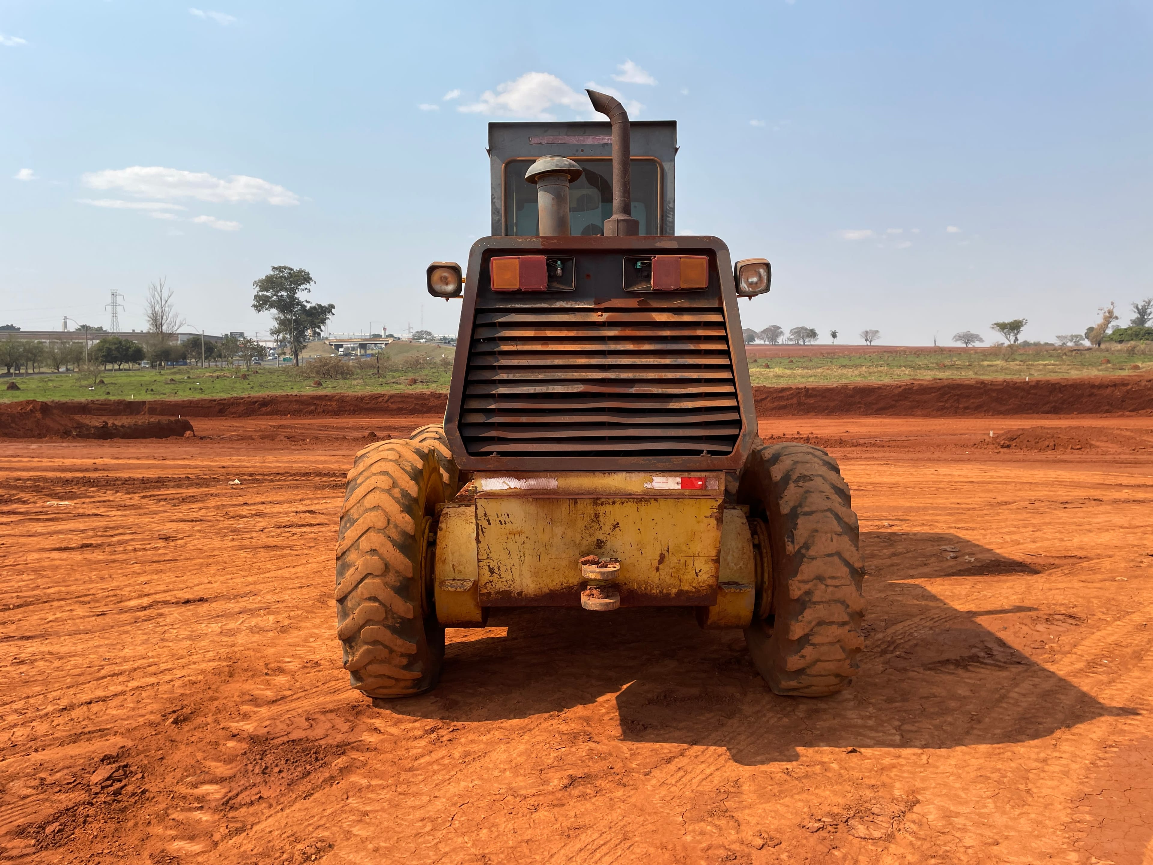 Motoniveladora Komatsu GD523A 1993 - Imagem 4