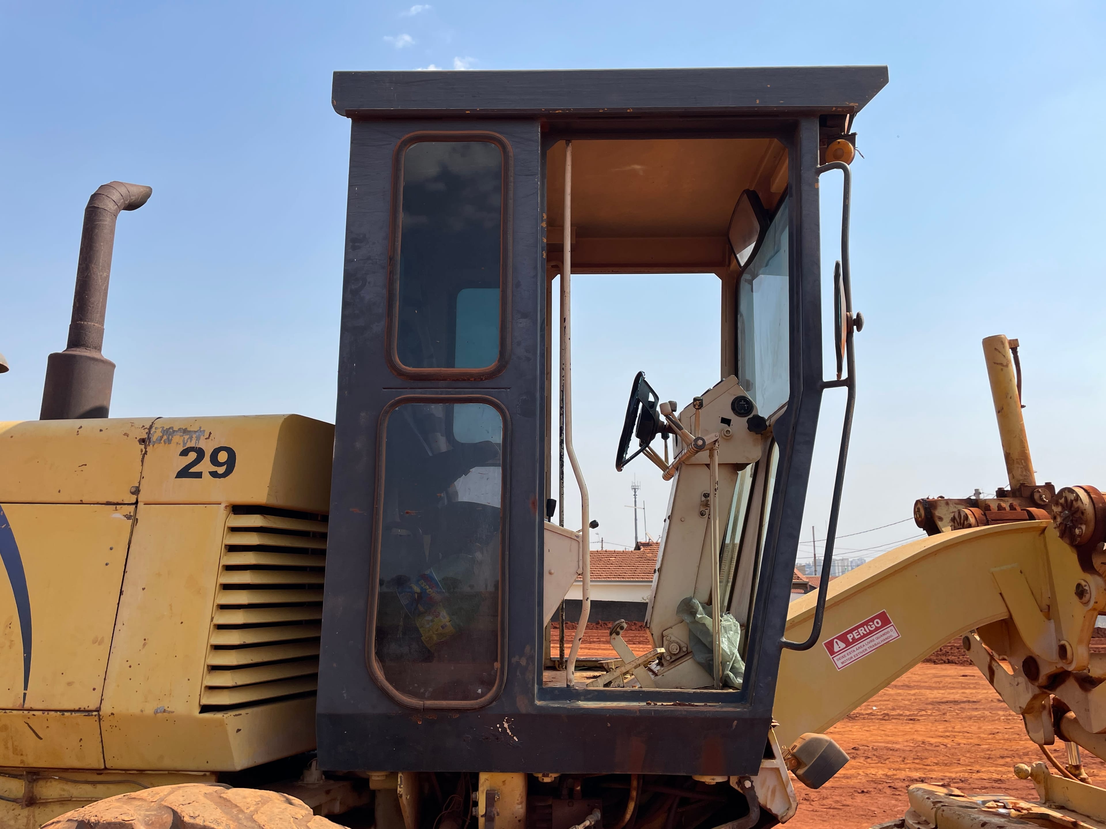 Motoniveladora Komatsu GD523A 1993 - Imagem 9