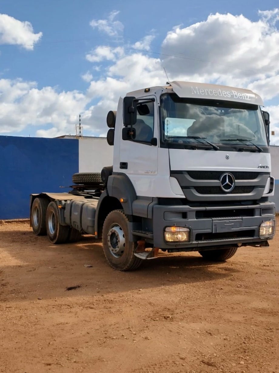 MB Axor 3344 2022, cabininha, 6x4, com média de 200.000 km  - foto 1 de 6