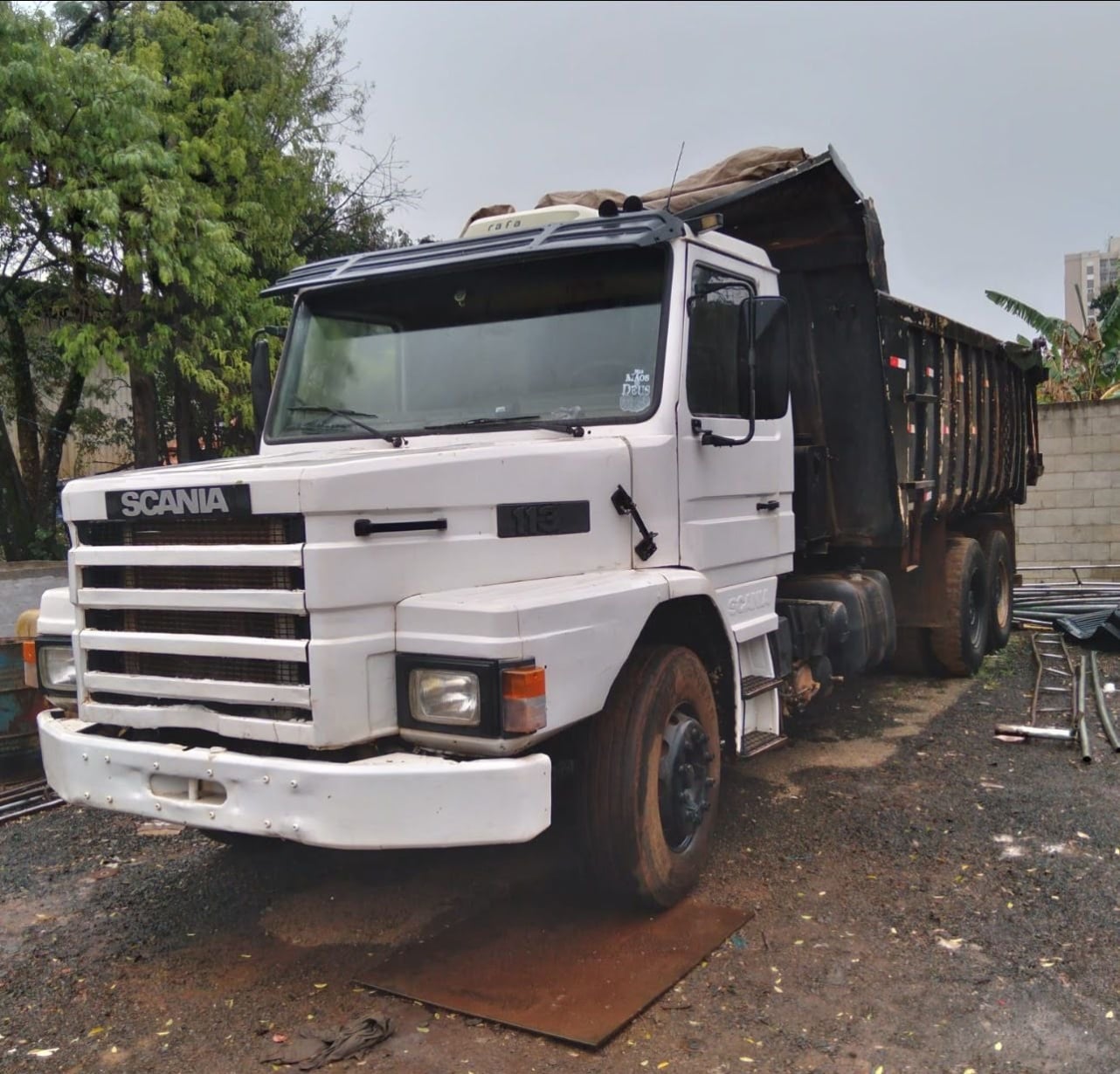 Caminhão Scania 113H 1995 - foto 1 de 6
