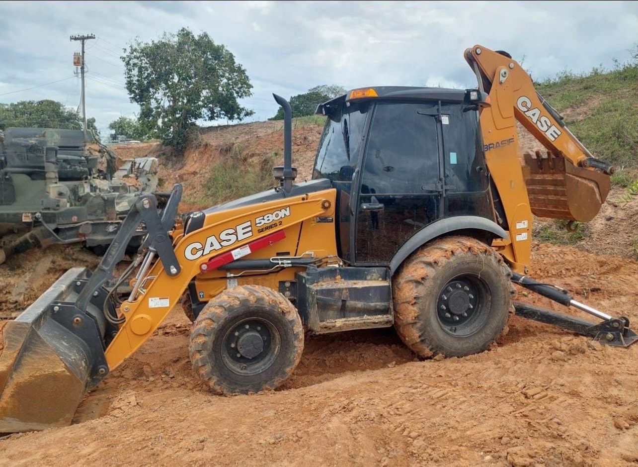 Retroescavadeira Case Construction 580N 2024 - foto 1 de 6