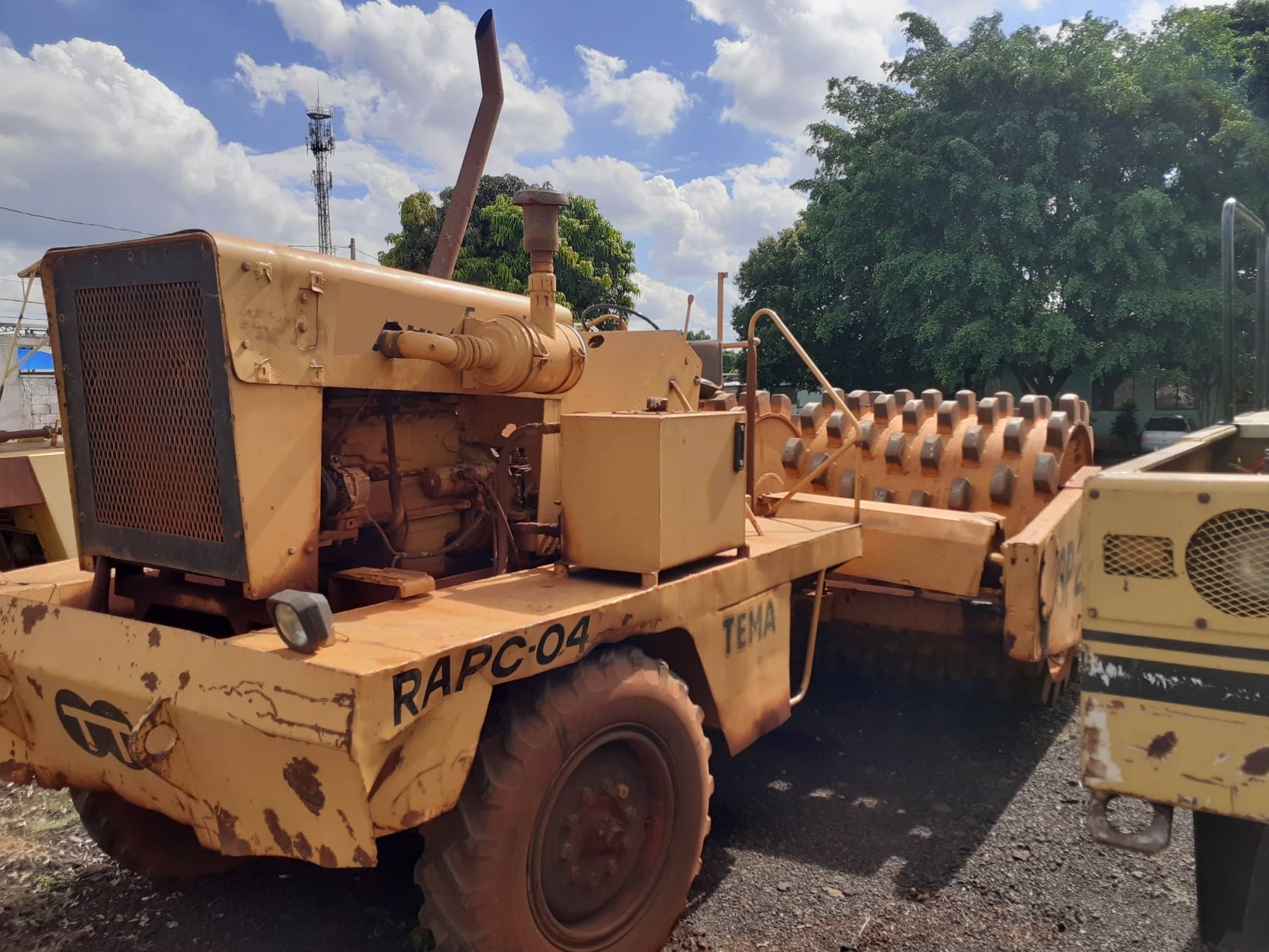 Rolo Compactador Tema terra SP255 1987 - foto 1 de 4