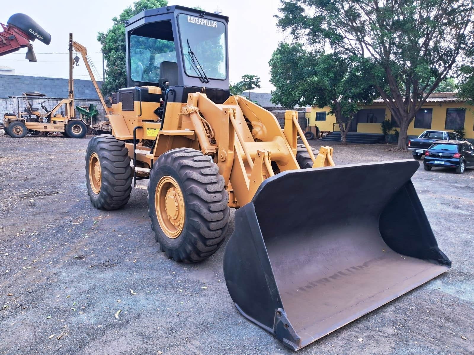 Pá Carregadeira Caterpillar 930T 1994 - foto 1 de 4