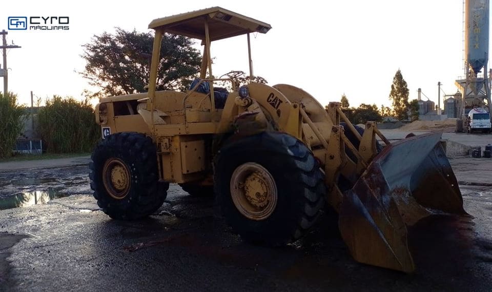 Pá Carregadeira Caterpillar 966 1979 - foto 1 de 4